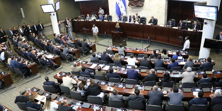 Diputados hondureños aprobaron 2.5 millones de dólares para combatir la pandemia COVID19 diputados-hondurenos-aprobaron-25-millones-de-dolares-para-combatir-la-pandemia-covid19